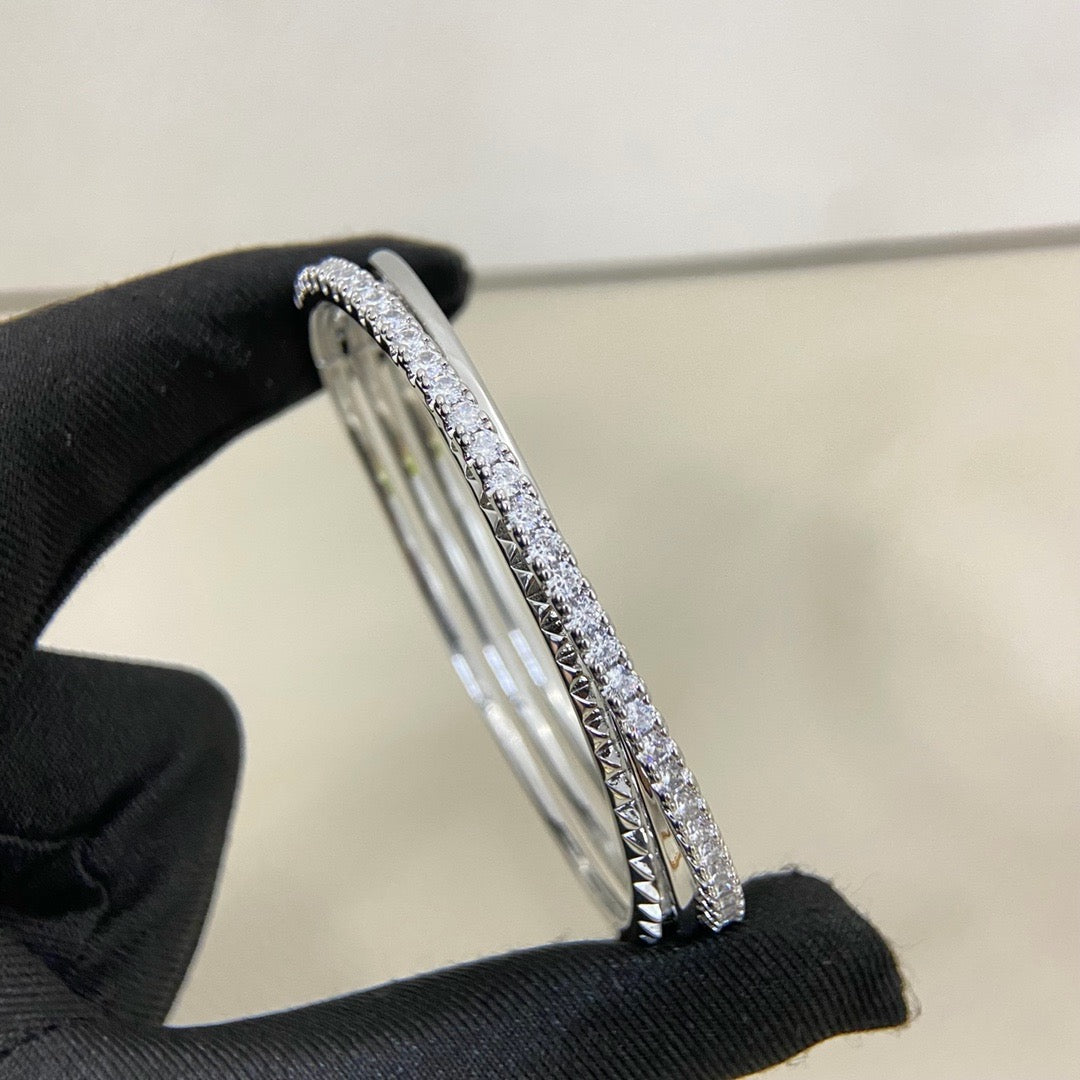 [Love's Uplift]ETINCELLE HALF-PAVED DIAMOND BRACELET