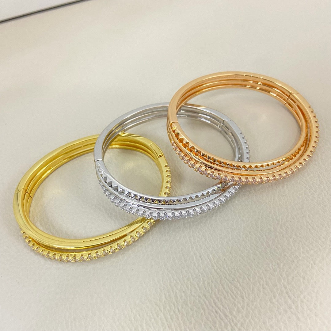 [Love's Uplift]ETINCELLE HALF-PAVED DIAMOND BRACELET