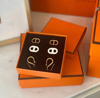 [Love's Uplift]HM O'MAILLON GOLD EARRINGS