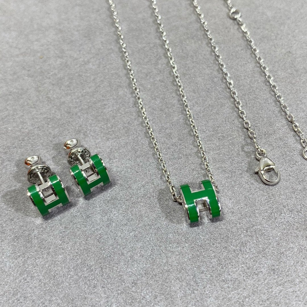 [Love's Uplift]POP H GREEN NECKLACE SILVER AND GOLD