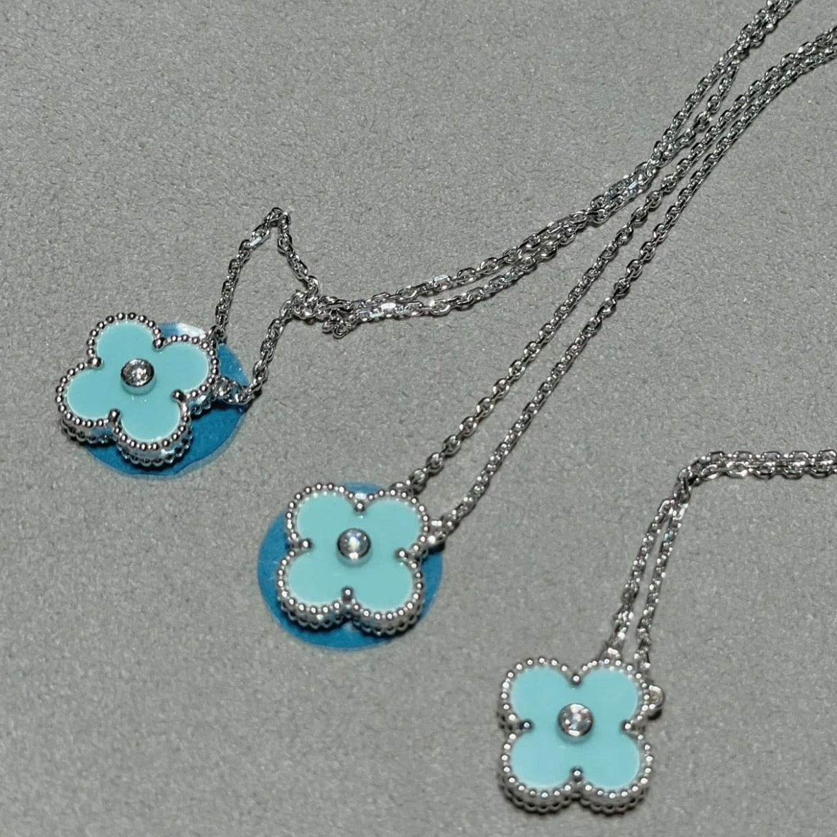 [Love's Uplift]CLOVER 1 DIAMOND LIGHT BLUE SILVER NECKLACE