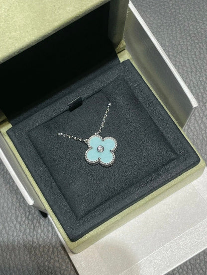 [Love's Uplift]CLOVER 1 DIAMOND LIGHT BLUE SILVER NECKLACE