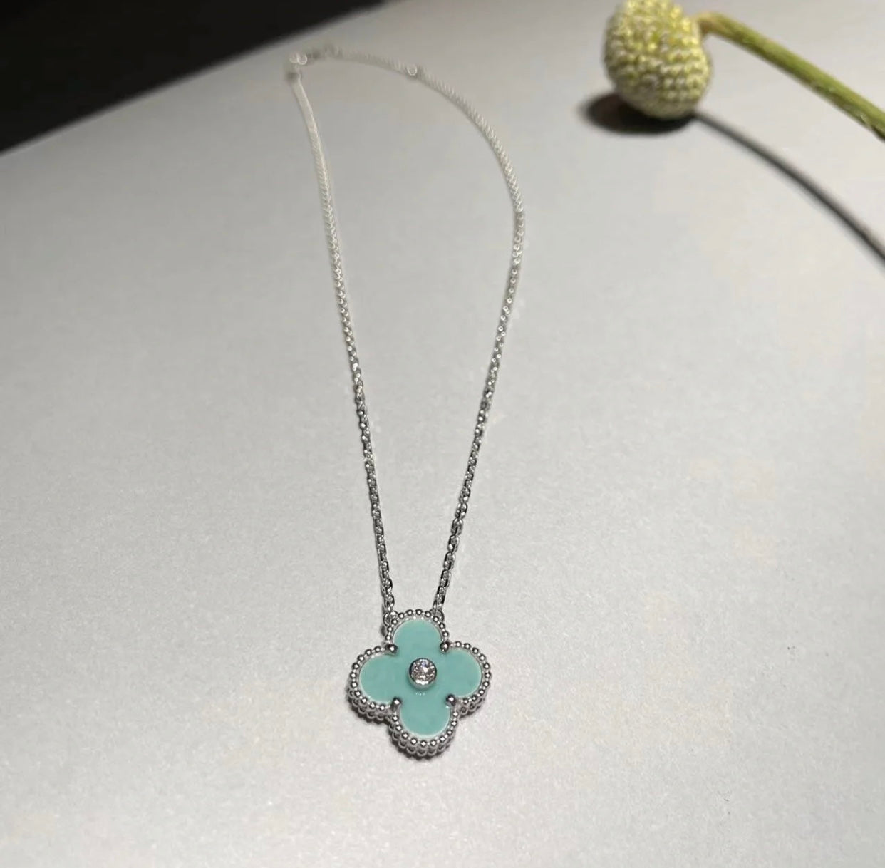 [Love's Uplift]CLOVER 1 DIAMOND LIGHT BLUE SILVER NECKLACE