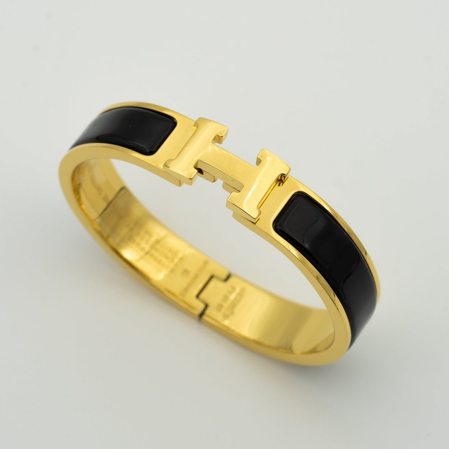 [Love's Uplift]H BLACK BRACELET