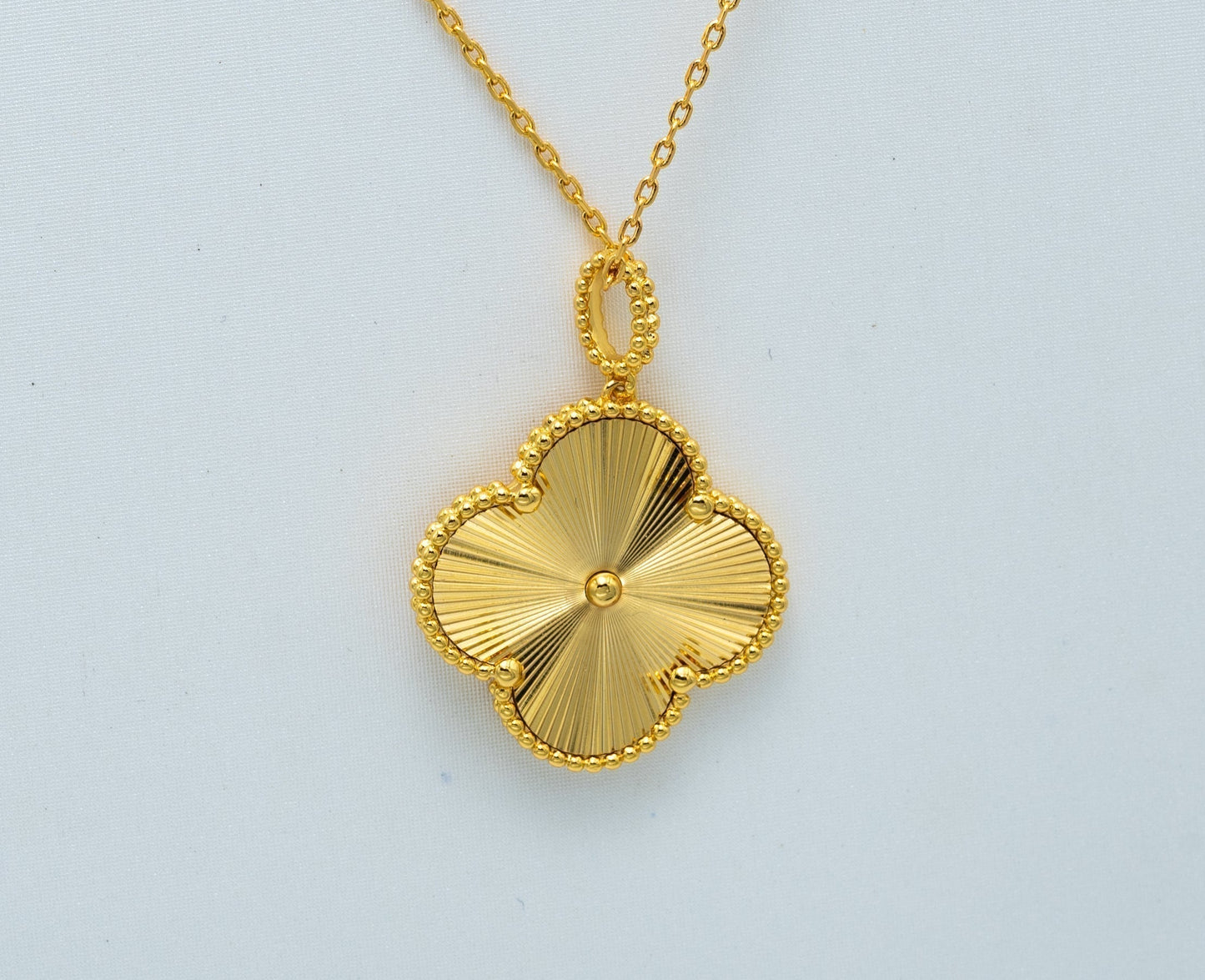 [Love's Uplift]CLOVER 25MM PEDANT NECKLACE GOLD