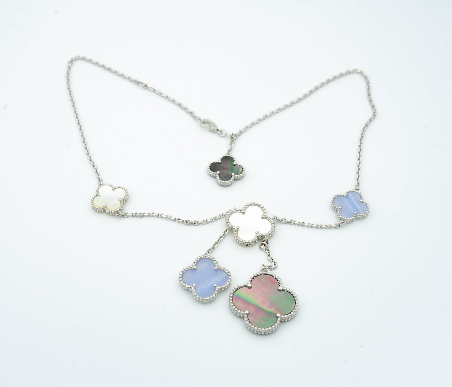 [Love's Uplift]CLOVER MOP CHALCEDONY NECKLACE SILVER 6 MOTIF