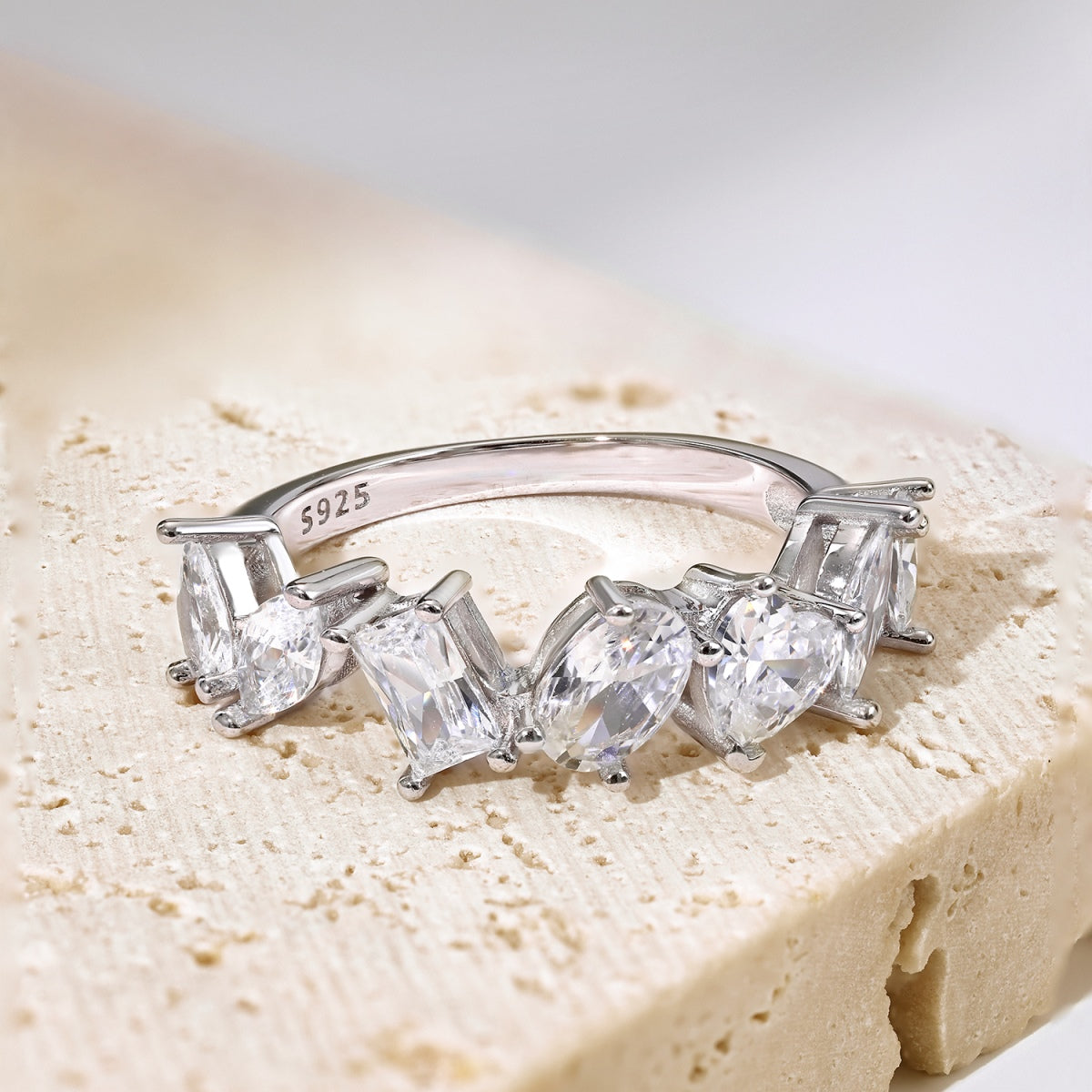 [Love's Uplift]Delicate Multi Cut Ring