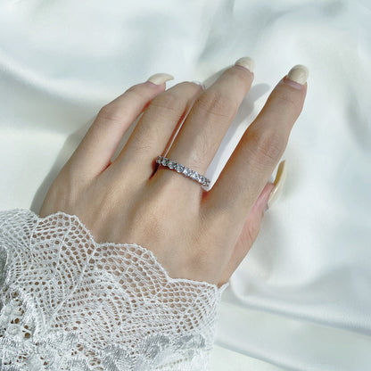 [Love's Uplift]Sparkling Round Cut Tennis Ring