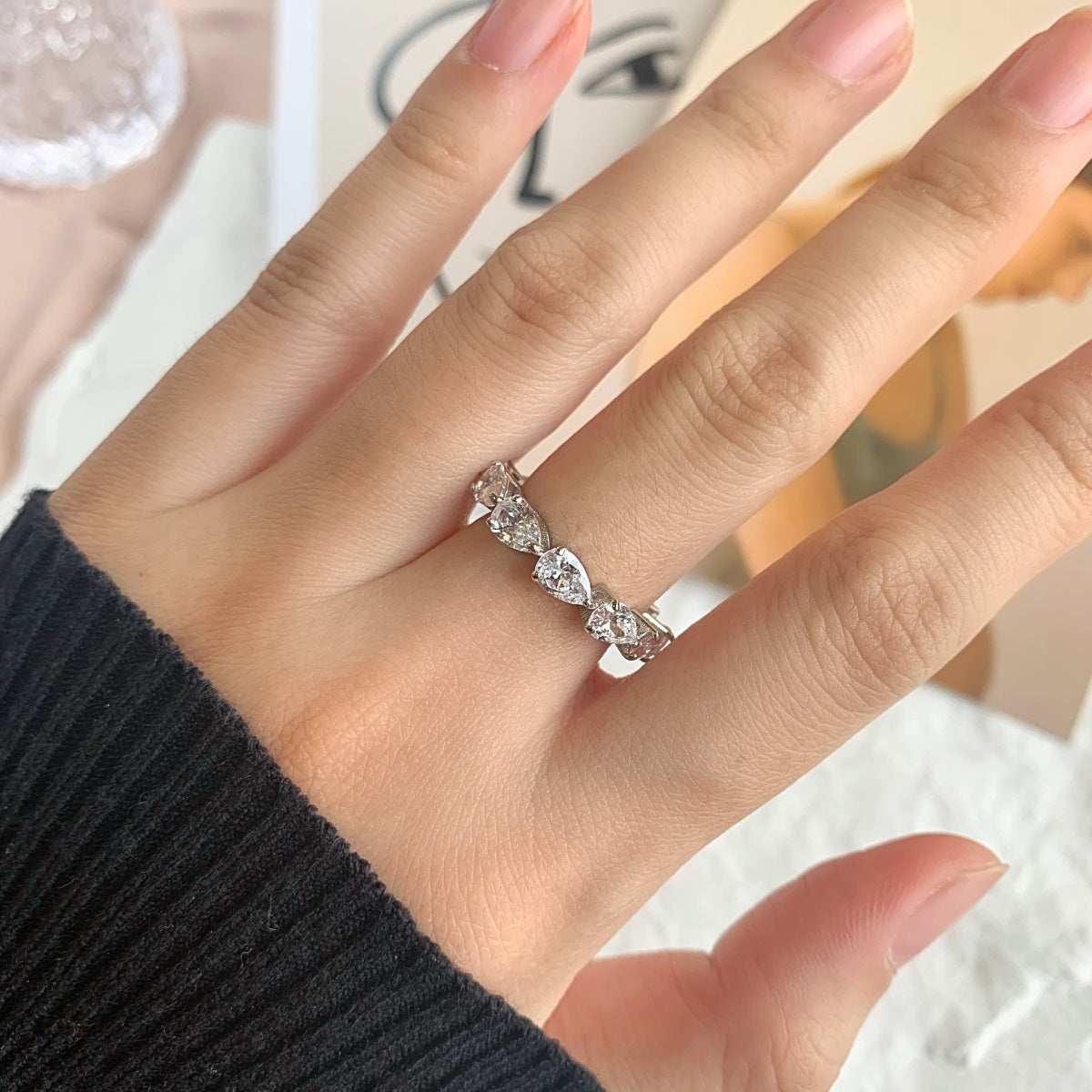 [Love's Uplift]Exquisite Pear Cut Tennis Ring
