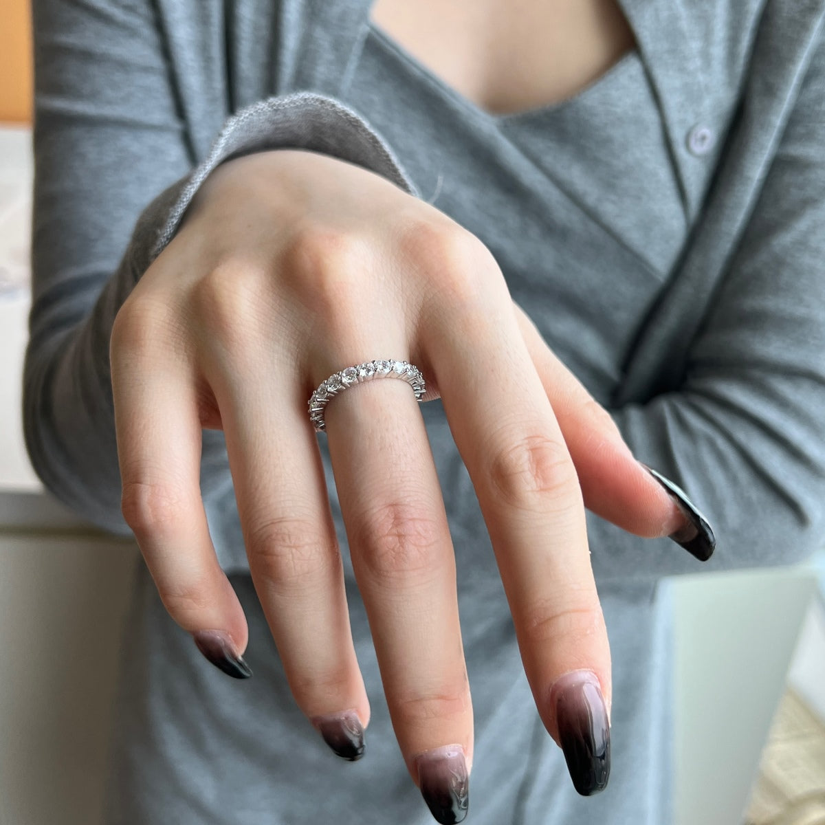 [Love's Uplift]Sparkling Round Cut Tennis Ring
