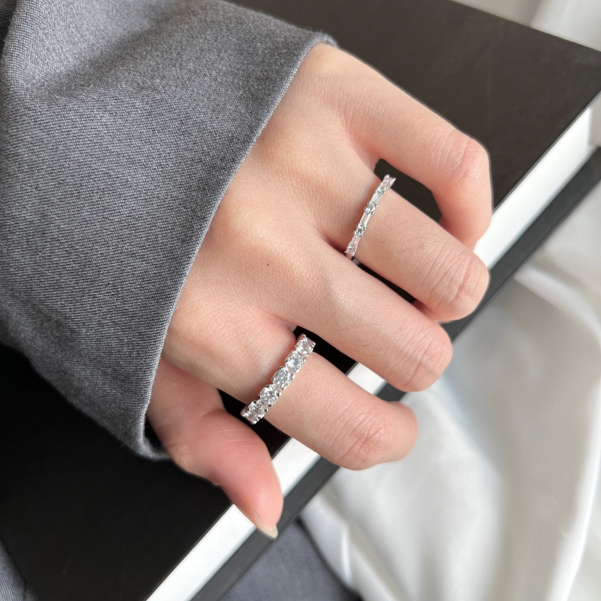 [Love's Uplift]Eternity Round Cut Tennis Ring