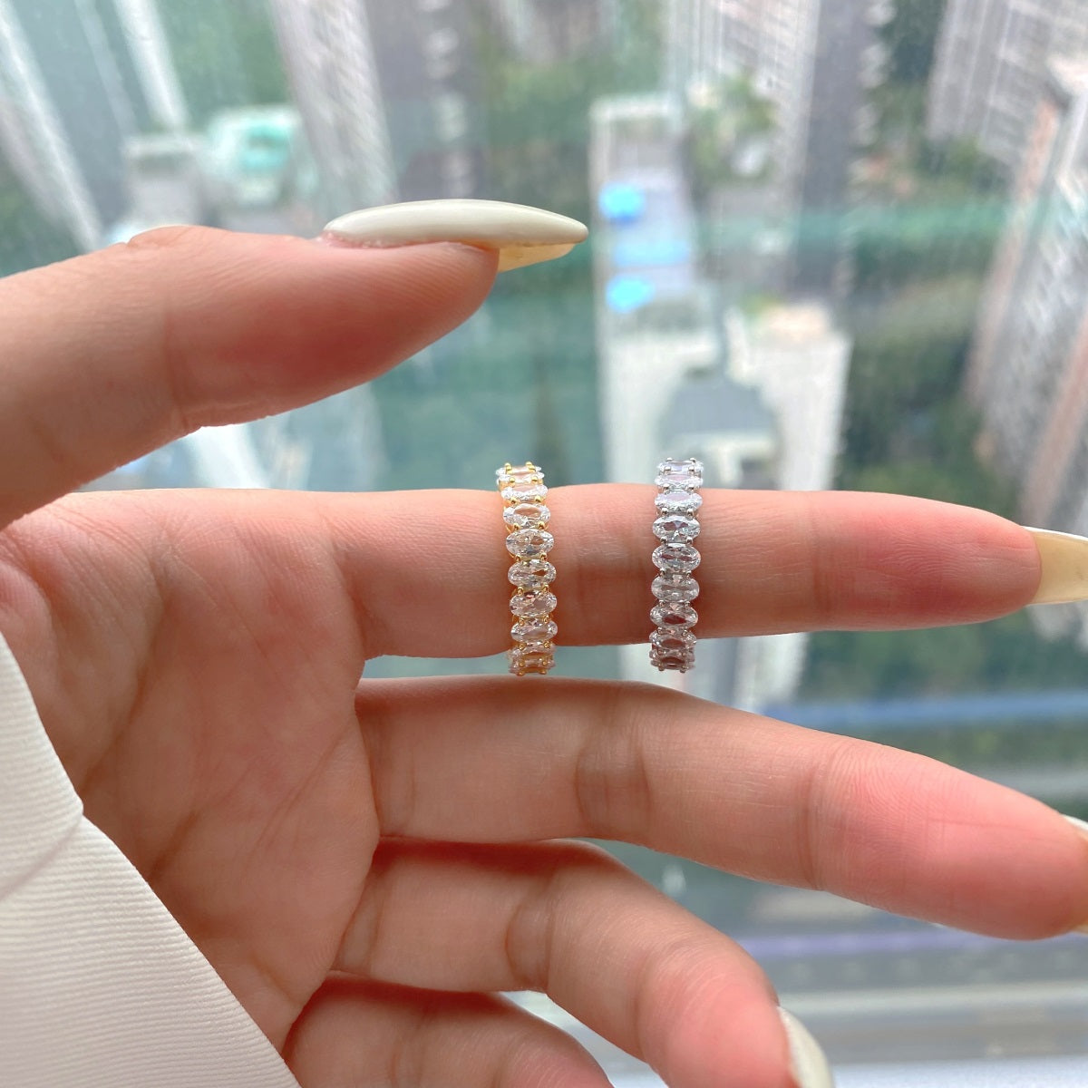 [Love's Uplift]Ornate Oval Cut Tennis Ring