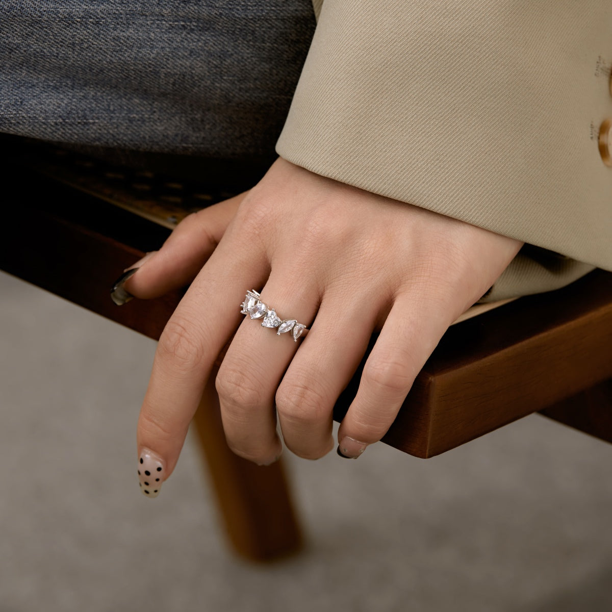 [Love's Uplift]Delicate Multi Cut Ring