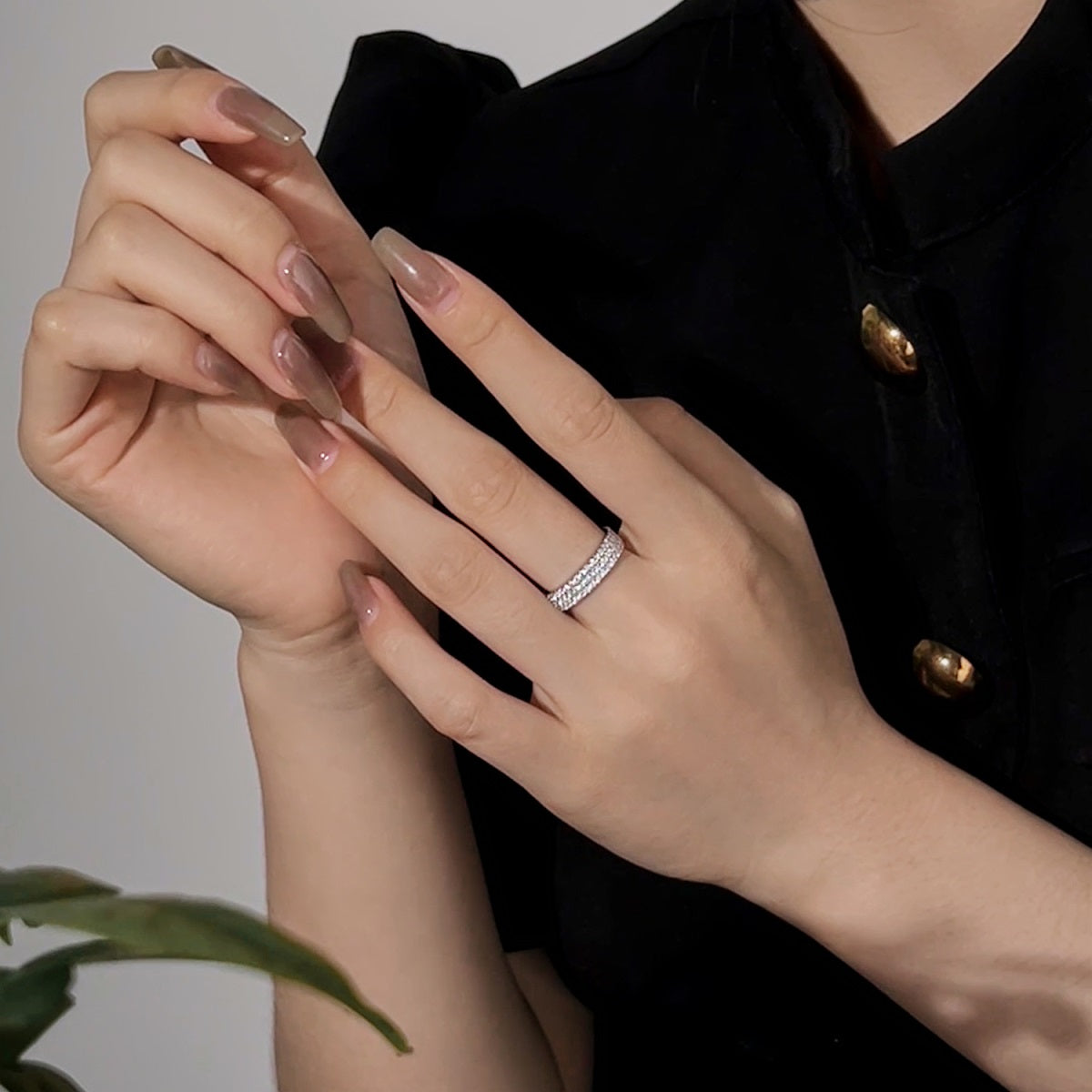 [Love's Uplift]Dainty Round Cut Tennis Ring