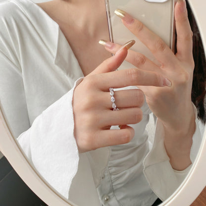 [Love's Uplift]Exquisite Pear Cut Tennis Ring