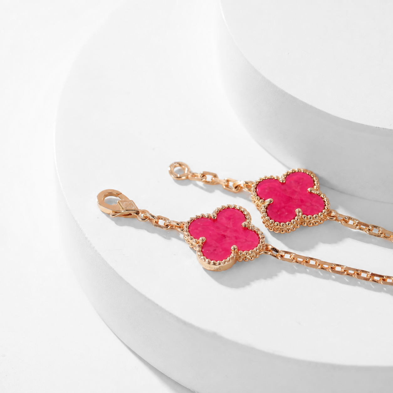 [Love's Uplift]CLOVER 10 MOTIFS PINK ENAMEL NECKLACE