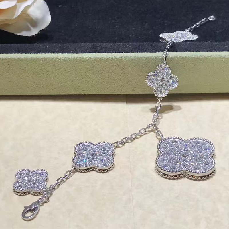 [Love's Uplift]CLOVER 6 MOTIFS SILVER DIAMOND BRACELET