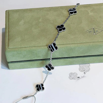 [Love's Uplift] CLOVER 5 MOTIF PULSAR STONE BRACELET COLLECTION