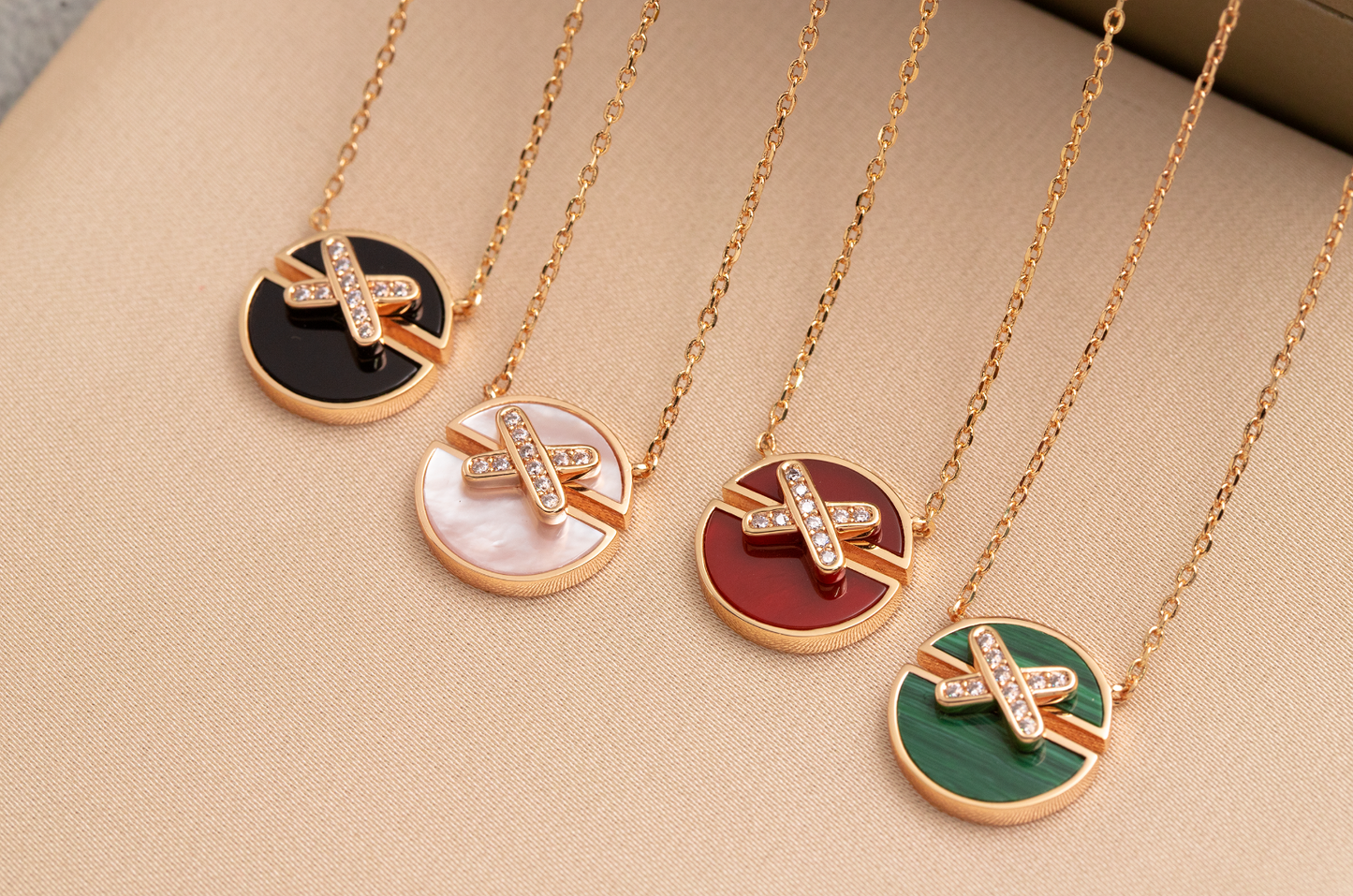 [Love's Uplift]JEUX DE PINK GOLD DIAMOND NECKLACE