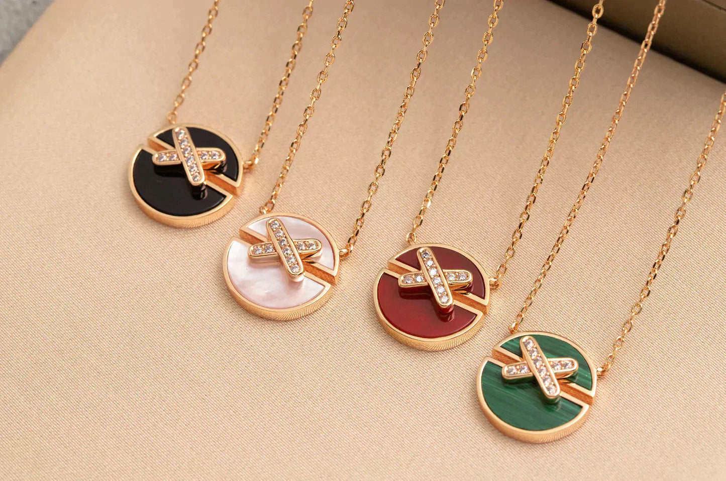 [Love's Uplift]JEUX DE ROSE GOLD DIAMOND NECKLACE