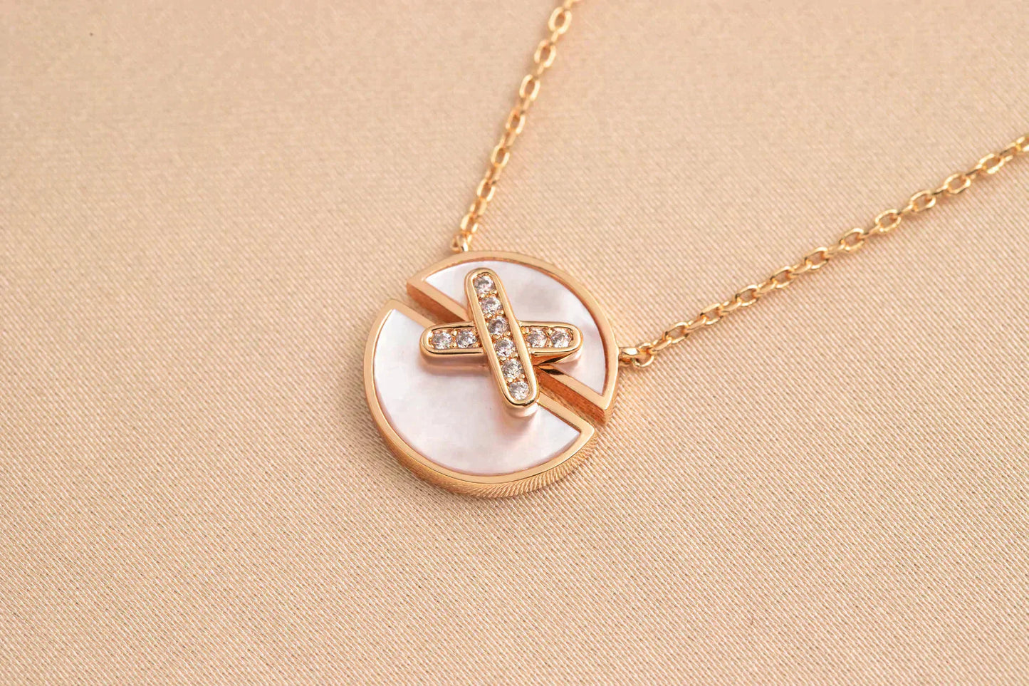 [Love's Uplift]JEUX DE ROSE GOLD DIAMOND NECKLACE