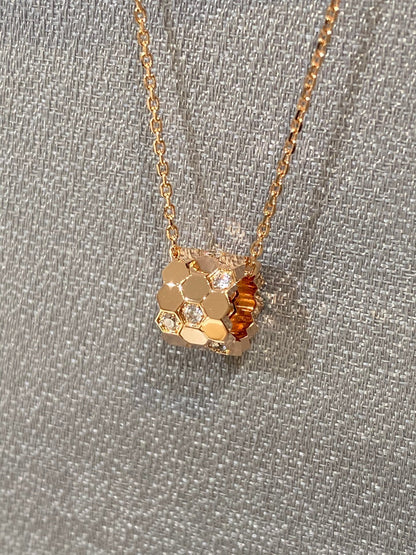 [Love's Uplift]BEE LOVE DIAMOND NECKLACE