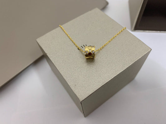 [Love's Uplift]BEE LOVE DIAMOND NECKLACE