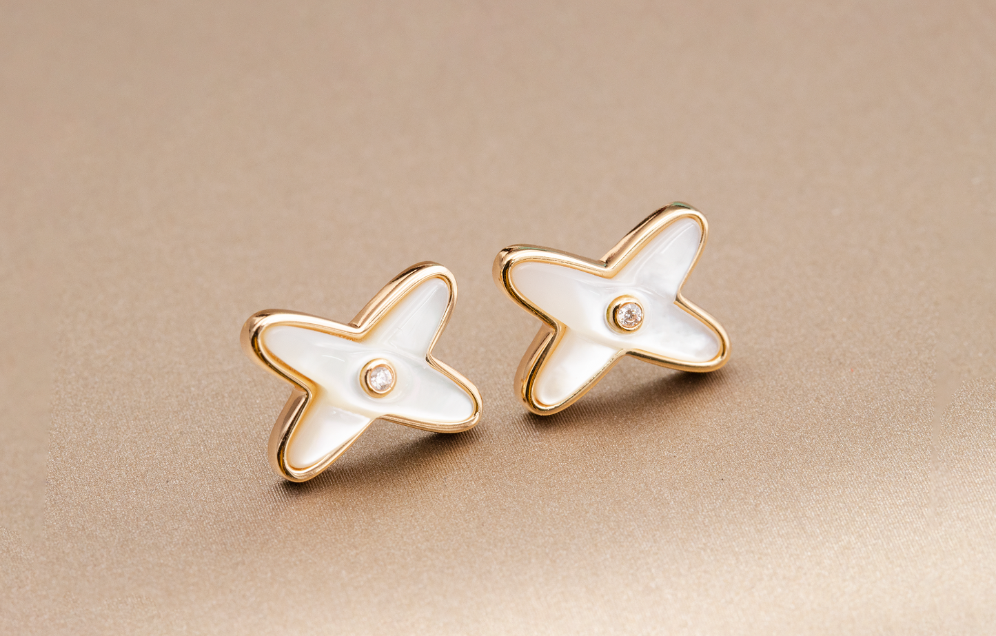 [Love's Uplift]JEUX DE WHITE MOP PINK GOLD DIAMOND EARRINGS