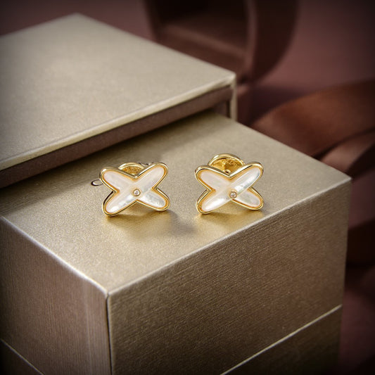 [Love's Uplift]JEUX DE WHITE MOP GOLD DIAMOND EARRINGS