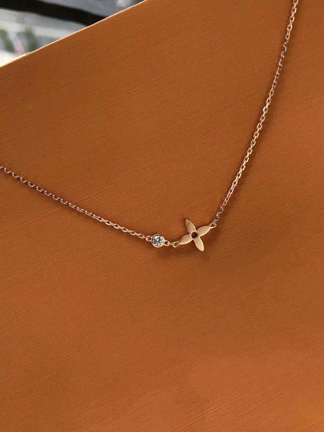[Love's Uplift]BLOSSOM PENDANT PINK GOLD AND DIAMOND