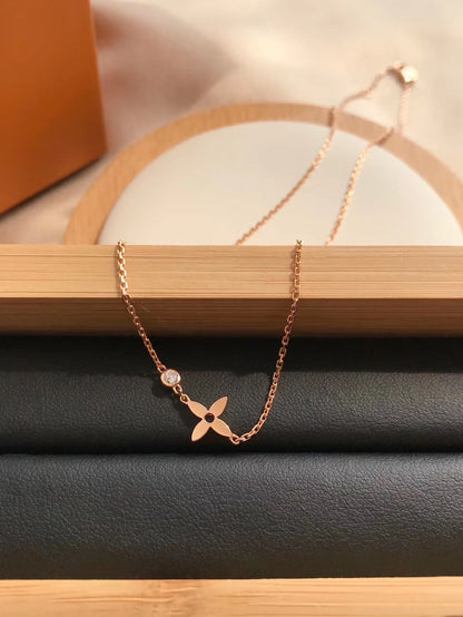[Love's Uplift]BLOSSOM PENDANT PINK GOLD AND DIAMOND