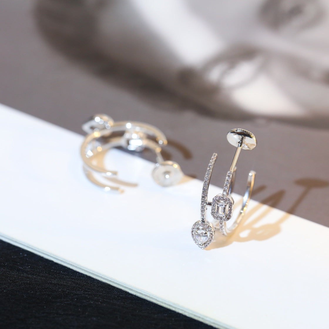 [Love's Uplift ]CREOLES MY TWIN 2 RANGS SILVER DIAMOND EARRINGS