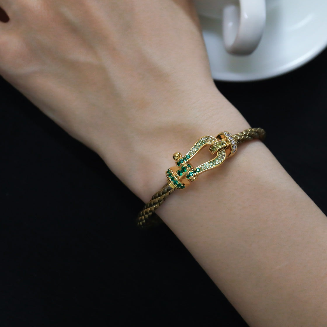 [Love's Uplift]FORCE 10 GOLD GREEN DIAMOND PAVED