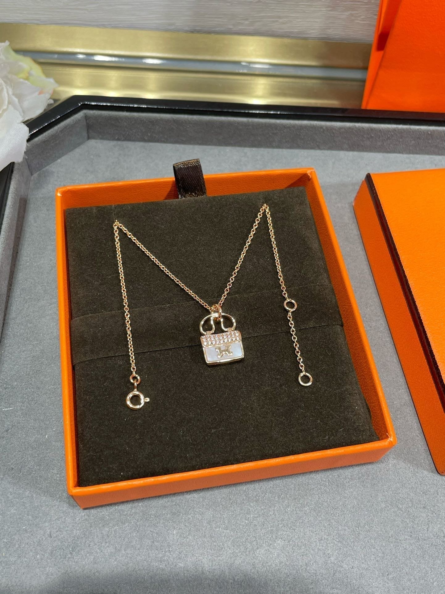 [Love's Uplift]H CIRCE MOISSANITE PENDANT NECKLACE GOLD