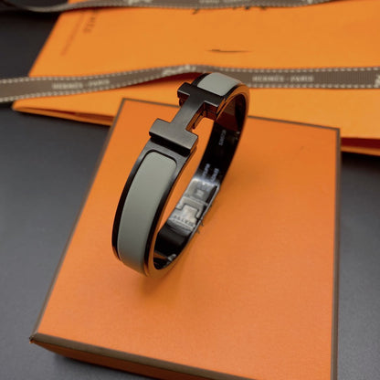 [Love's Uplift]CLIC HM SO BLACK GREY BRACELET