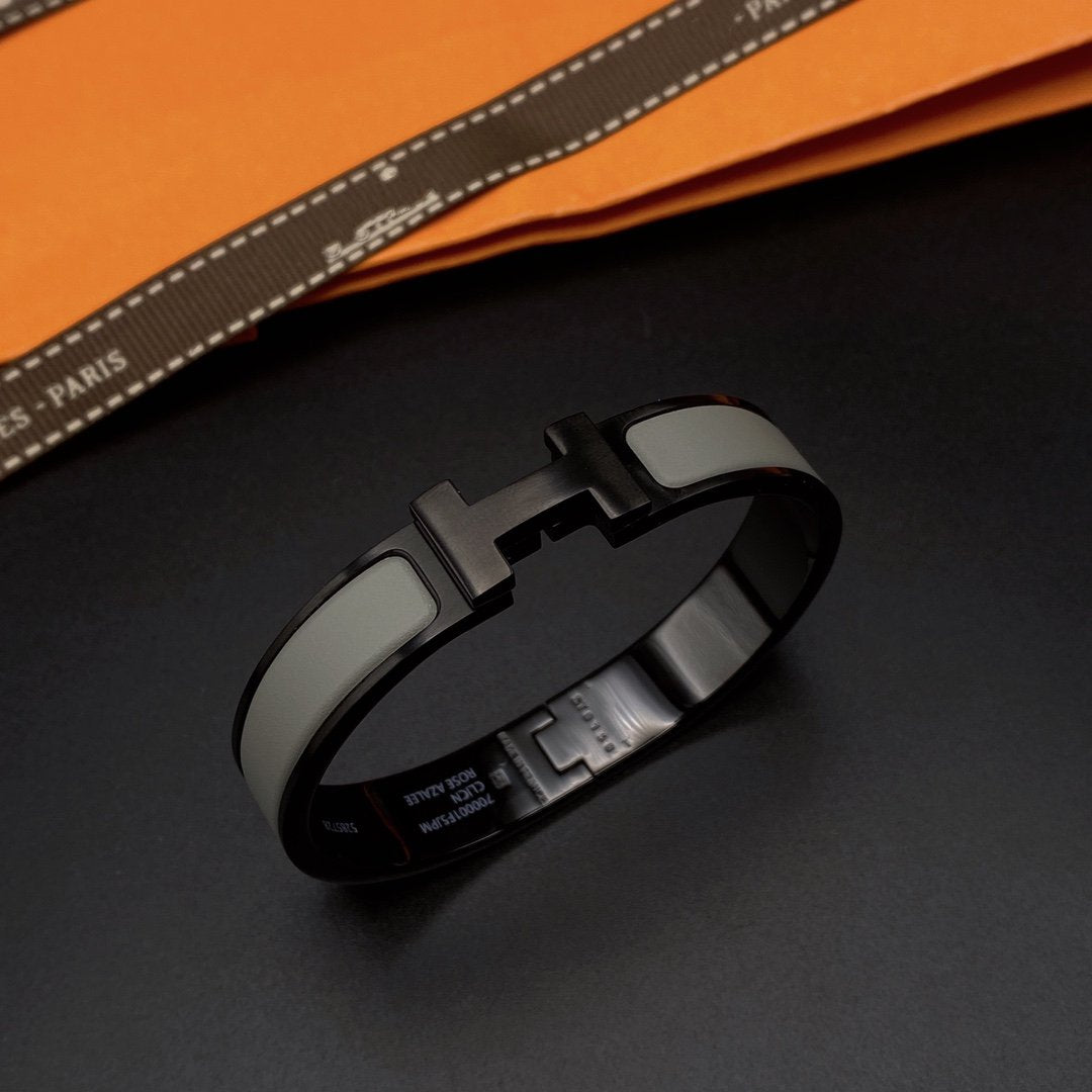[Love's Uplift]CLIC HM SO BLACK GREY BRACELET