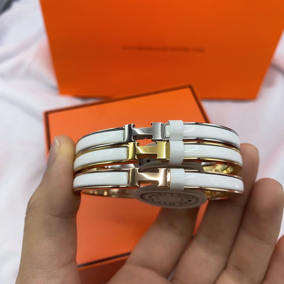 [Love's Uplift]CLASSIC HM CLIC WHITE 8MM ENAMEL BRACELET