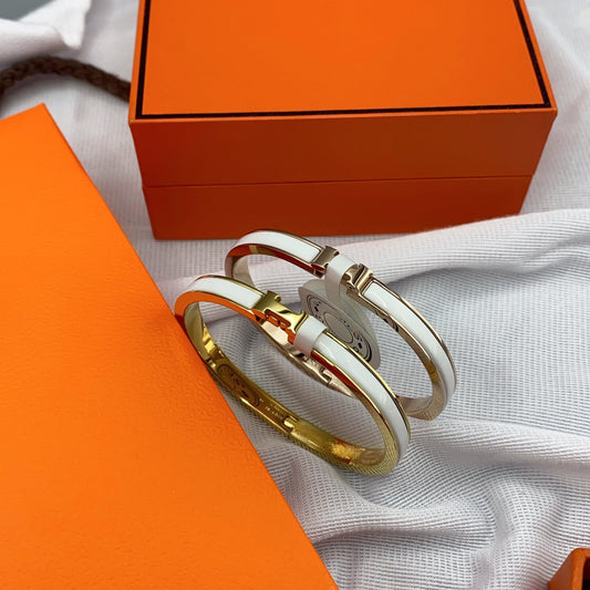 [Love's Uplift]CLASSIC HM CLIC WHITE 8MM ENAMEL BRACELET