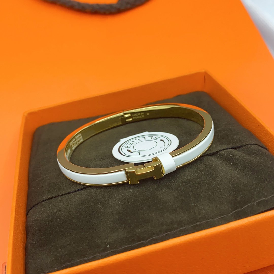 [Love's Uplift]CLASSIC HM CLIC WHITE 8MM ENAMEL BRACELET