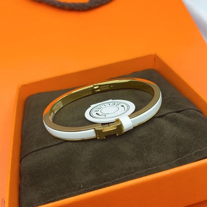 [Love's Uplift]CLASSIC HM CLIC WHITE 8MM ENAMEL BRACELET