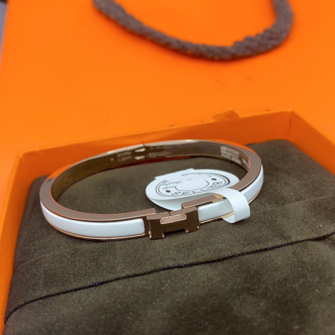 [Love's Uplift]CLASSIC HM CLIC WHITE 8MM ENAMEL BRACELET