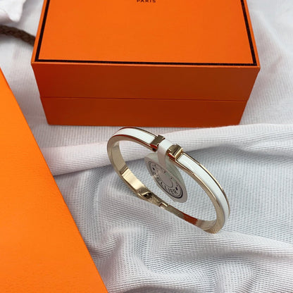[Love's Uplift]CLASSIC HM CLIC WHITE 8MM ENAMEL BRACELET