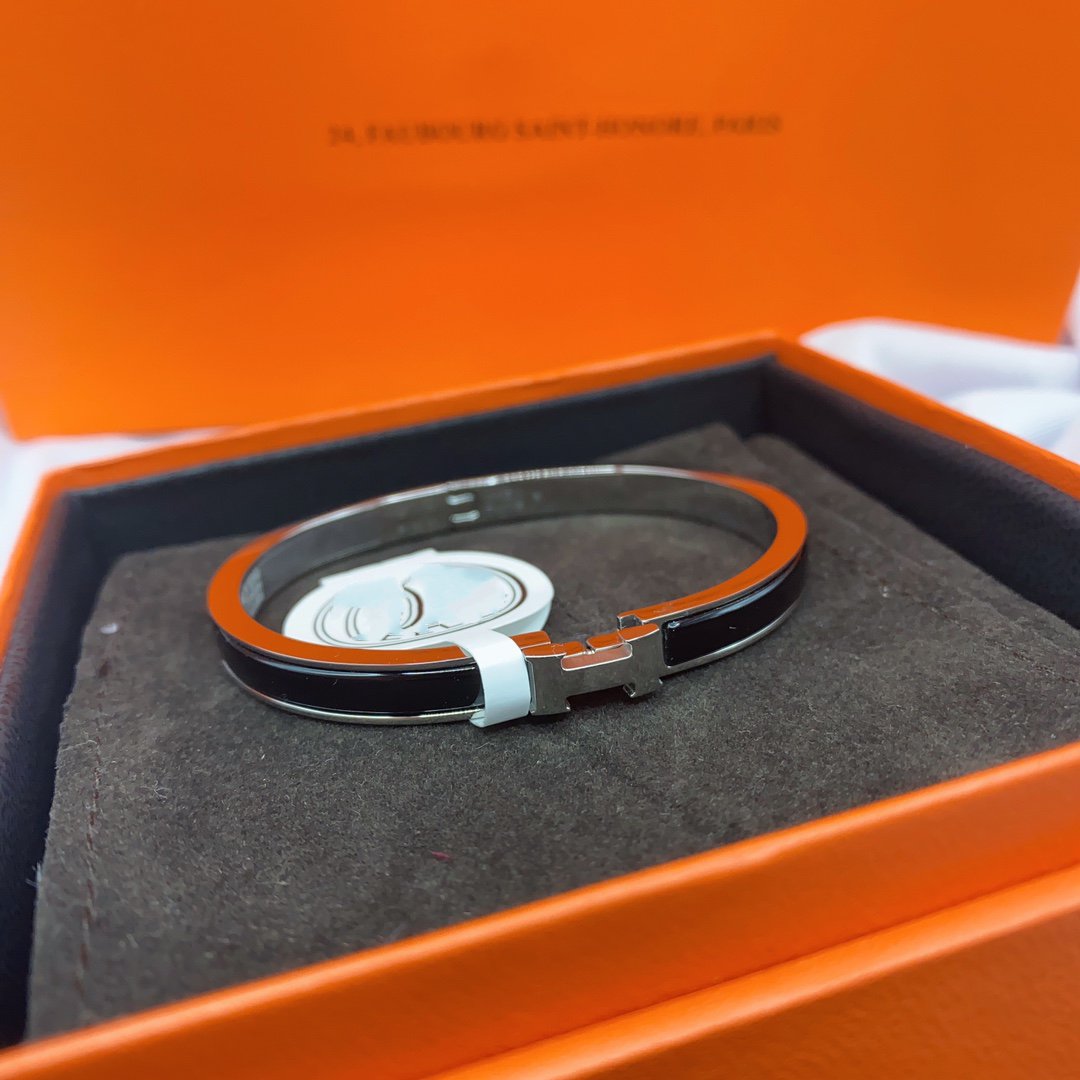 [Love's Uplift]CLASSIC HM CLIC BLACK 8MM ENAMEL BRACELET