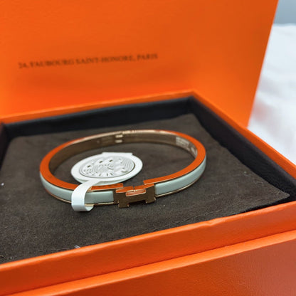 [Love's Uplift]CLASSIC HM CLIC GREEN 8MM ENAMEL BRACELET