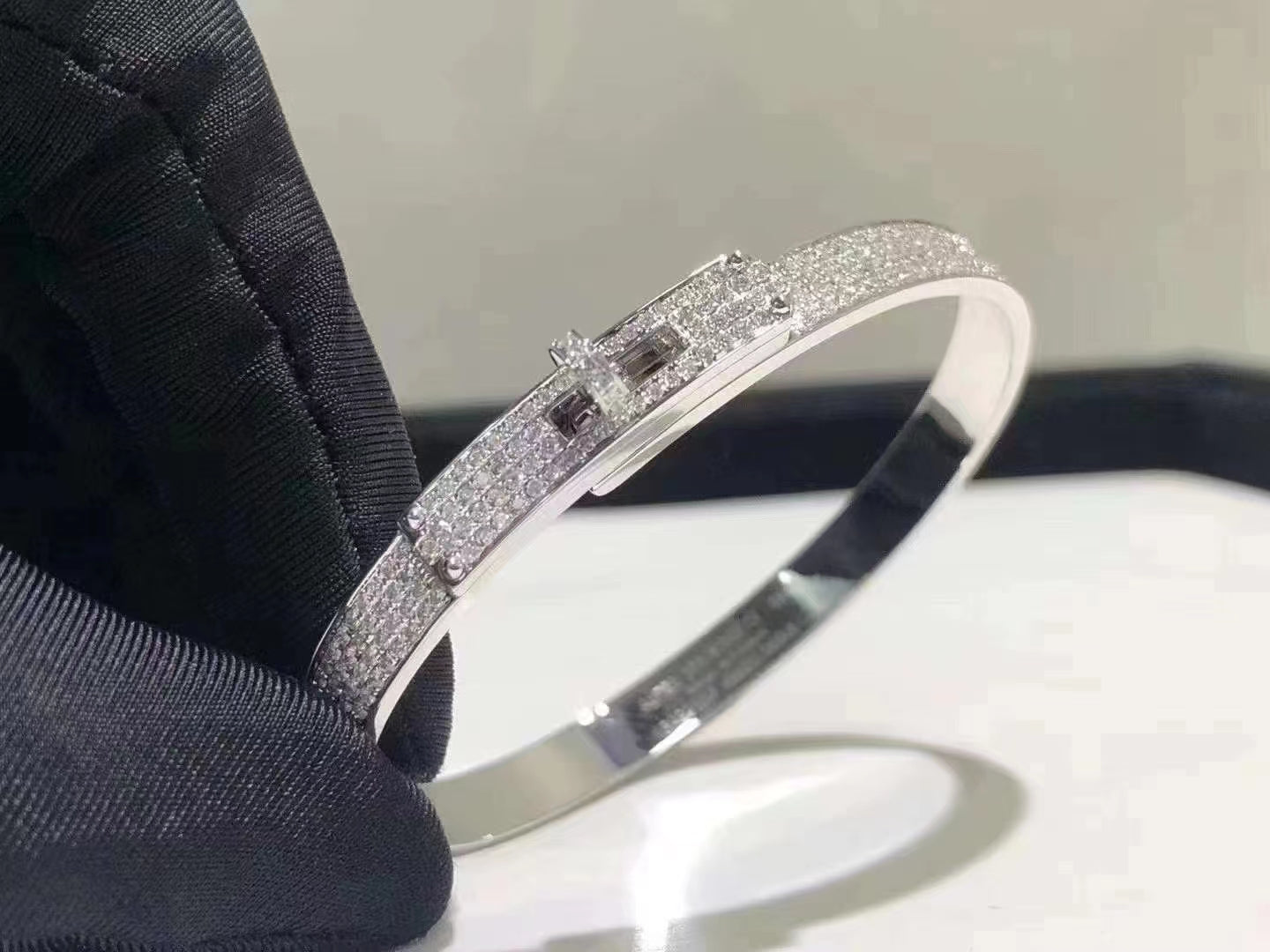 [Love's Uplift]HM KELLY BRACELET IN SILVER AND FULL PAVE DIAMOND