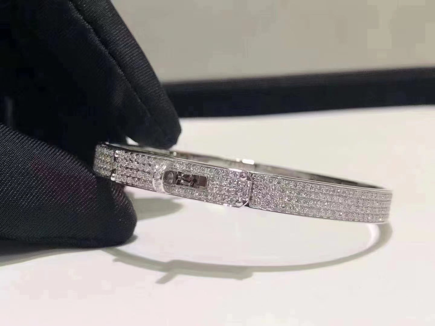 [Love's Uplift]HM KELLY BRACELET IN SILVER AND FULL PAVE DIAMOND