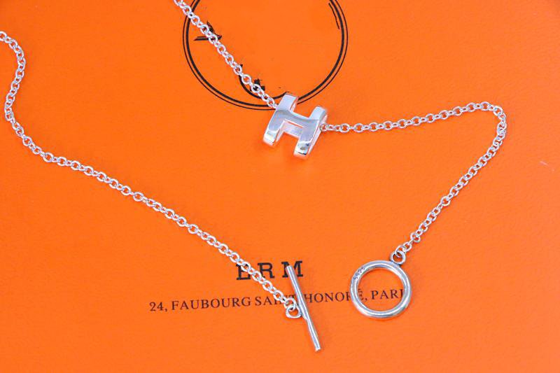 [Love's Uplift]HM NECKLACE H LETTER OVAL SERIES