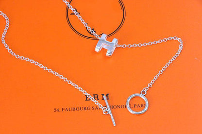 [Love's Uplift]HM NECKLACE H LETTER OVAL SERIES