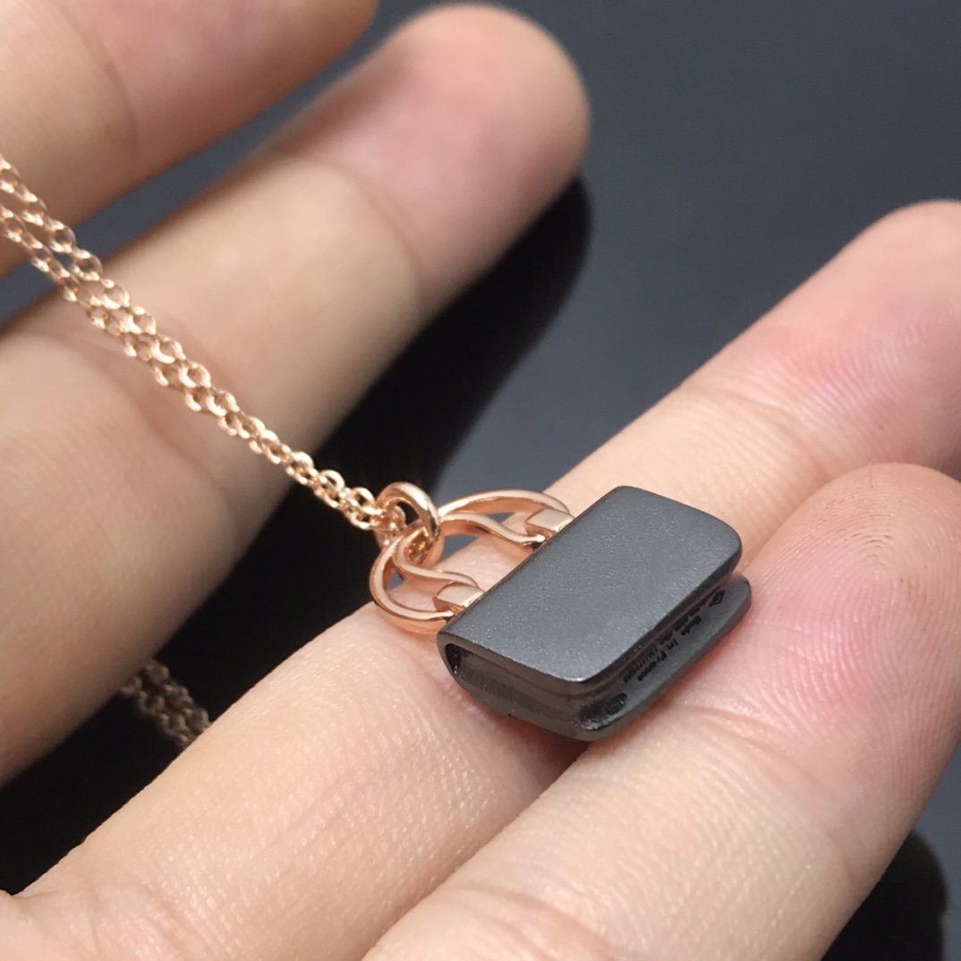 [Love's Uplift]WOMEN'S HM AMULETTES CONSTANCE PENDANT NECKLACE