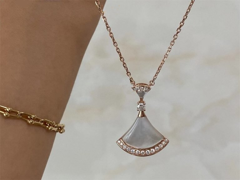 [Love's Uplift]DREAM NECKLACE MOP PINK GOLD DIAMOND